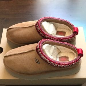 UGG Tazz Suede Platform Slippers